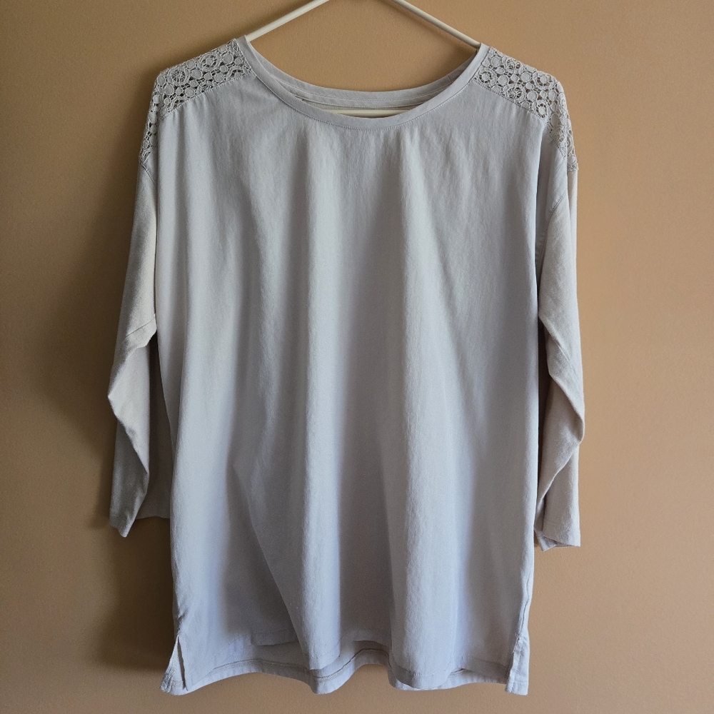 Van Heusen Top With Lace Embroidered Shoulders PTP=22"